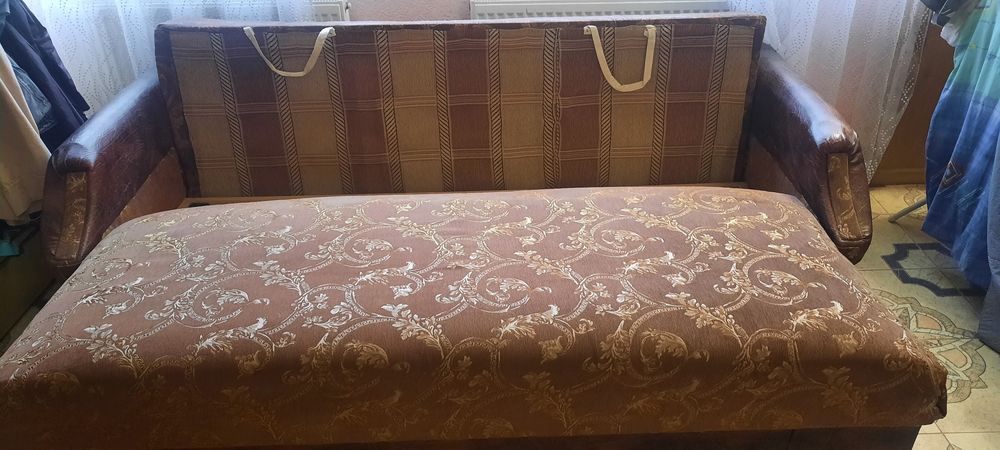 Продам добротный диван. Размер 215х150. Состояние нового.