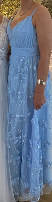 Tiulowa sukienka maxi na ramiączkach błękitna