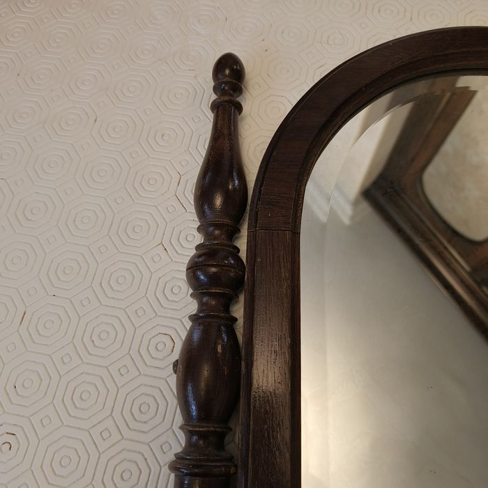 Espelho em madeira maciça