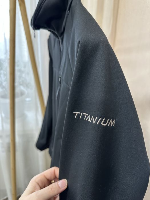 Жіноча софтшел куртка Columbia Titanium чорна розмір S б/у