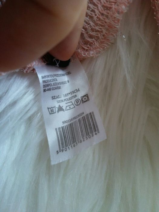 Cienki różowy komin