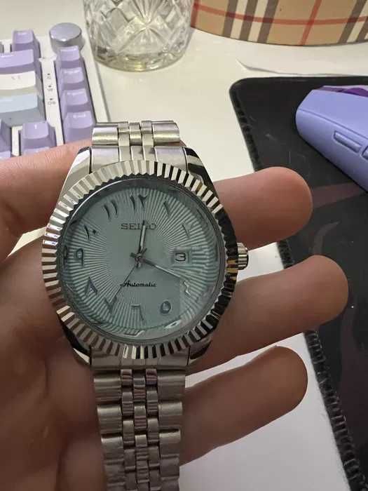 zegarek Seiko Mod z turkusową tarczą