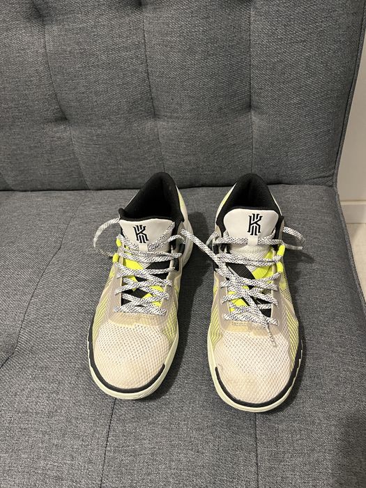 Nike Kyrie Erving edition