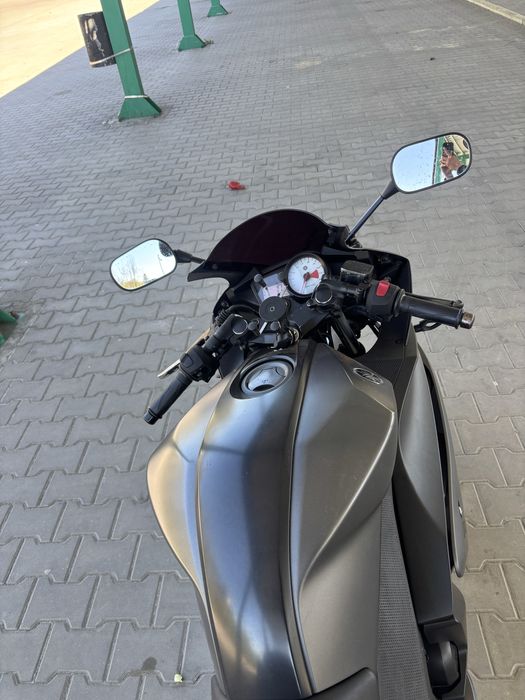 Yamaha yzf  .r125