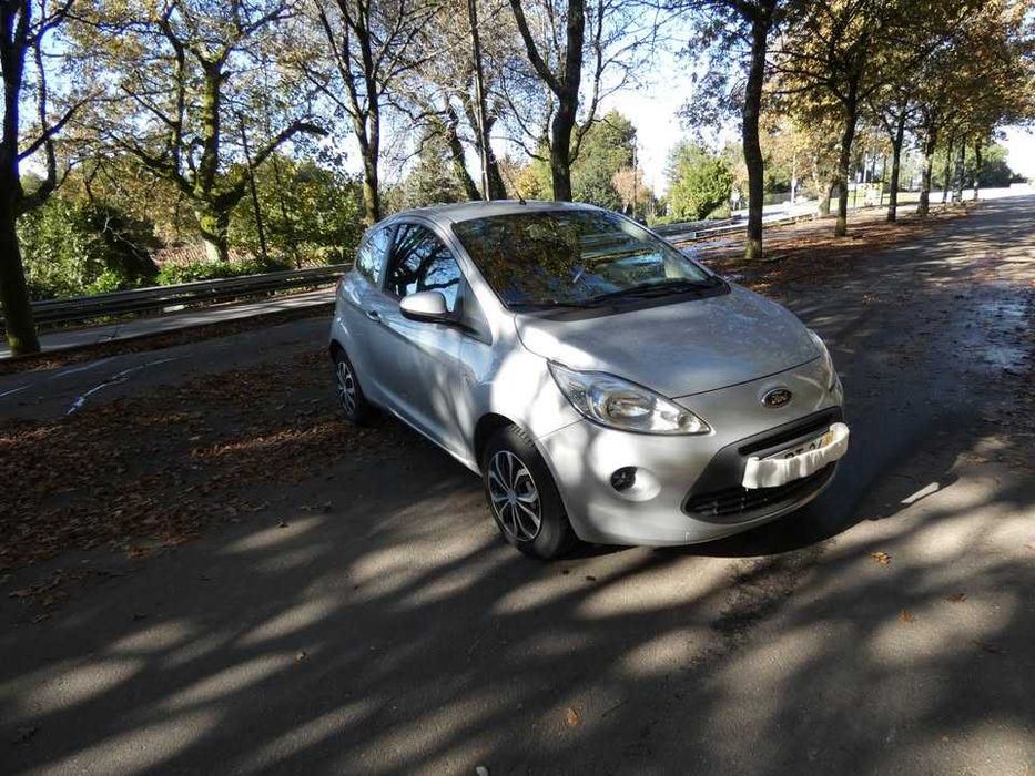Vendo viatura Ford KA 1,25 Ano 2015, Bom estado geral, c/ac 3 Portas  Preço 5.000€