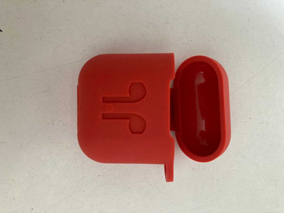 Capa de Silicone para Caixa de Carregamento de Fones (Vermelha)