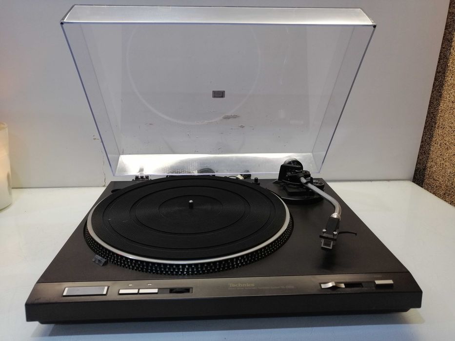 Gramofon Technics SL  -D202
