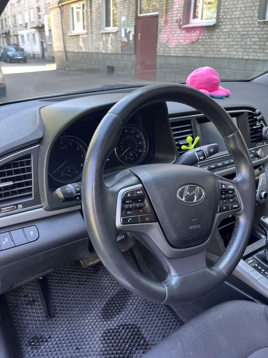 Автомобіль Hyndai