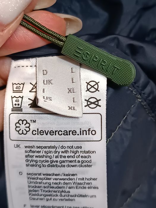Брендова куртка  Esprit.  Р 48 . Пух-перо