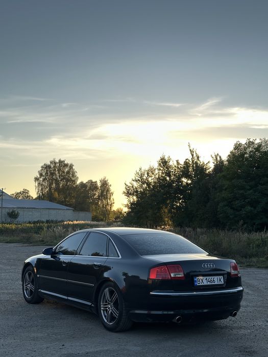 Audi A8 D3 Quattro в хорошому стані!