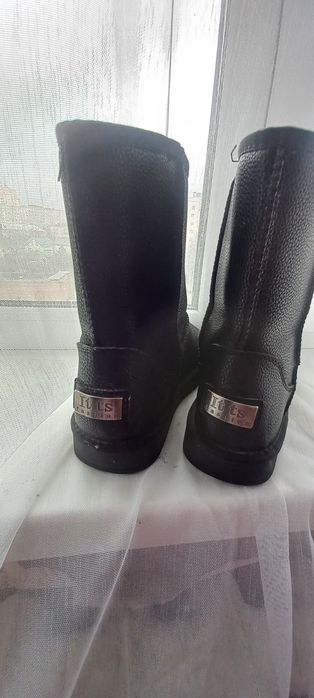 Унти жіночі чорні 37 розмір