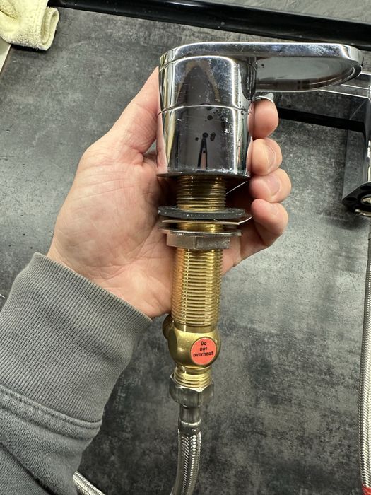 Змішувач для ванної