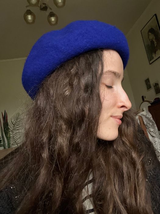 Берет жіночий насиченого синього кольору