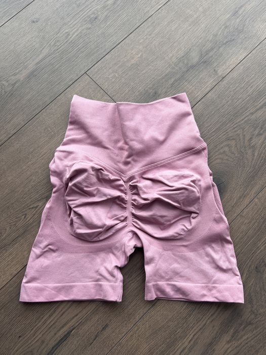 Рожеві спортивні лосіни