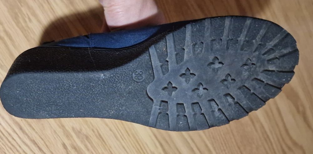 Śliczne zamszowe zimowe botki buty Alley. Rozmiar 39