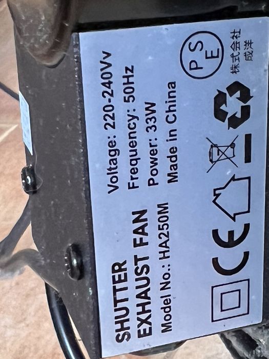 Fan extratora 1100m^3/h  25cm diametro.