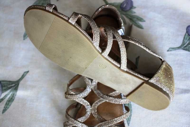 Gold Leather Sandals, Pre-Owned, by TEXTO, Size 37