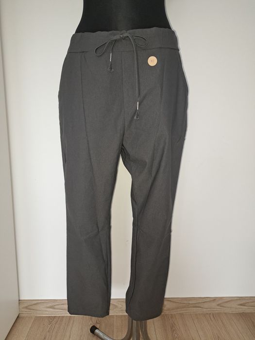 Nowe spodnie r. XL  (32)