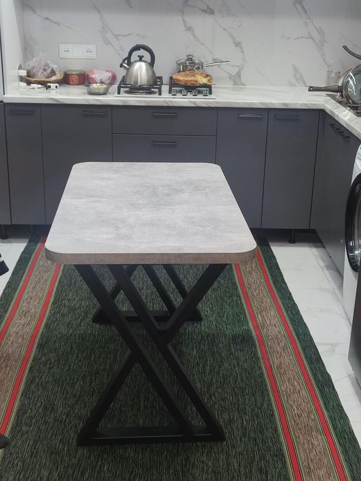 Продам стіл кухонний