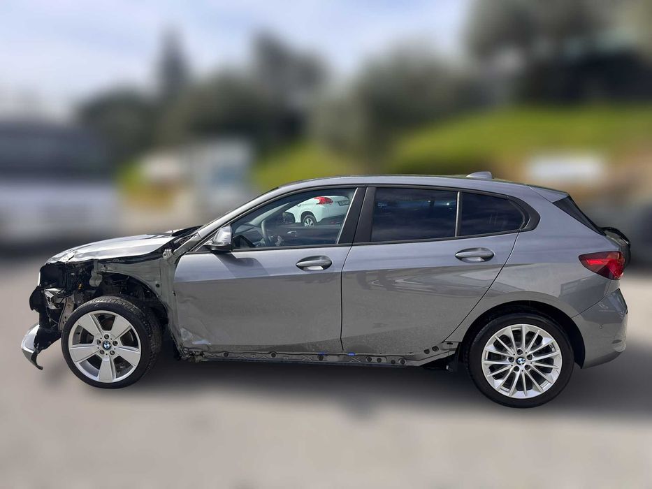 BMW 1 Hatchback (F40) 116 d Salvado