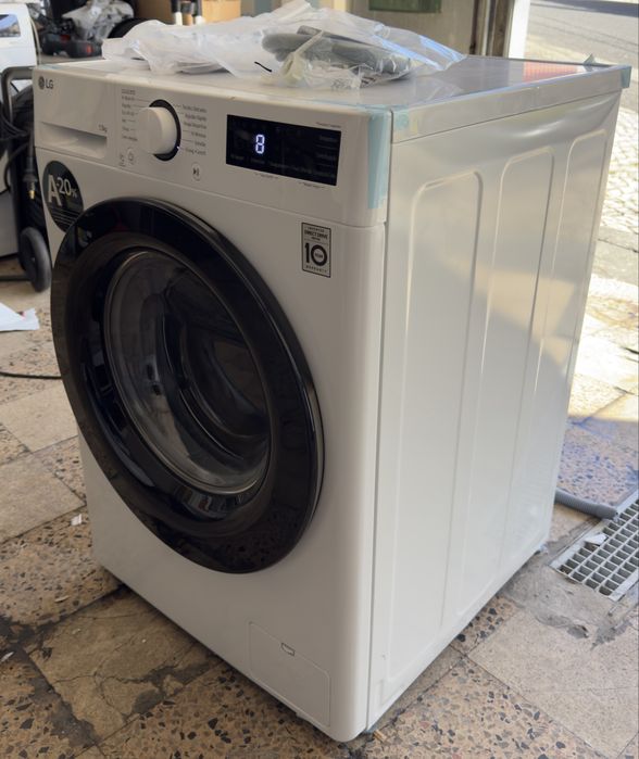 Máquina de Lavar Roupa LG F4WR5013A6W (13 kg - 1400 rpm - Branco)