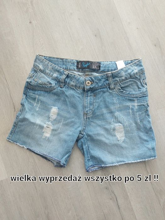 D1-32. Spodenki jeansowe jasnoniebieskie regular r.XS chillin Cropp
