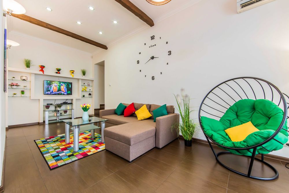 Центр! 2к квартира зі сховищем на Золотих Воротах, вул. Леонтовича 1