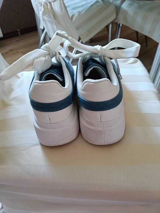 Snikersy raz założone 39 roz