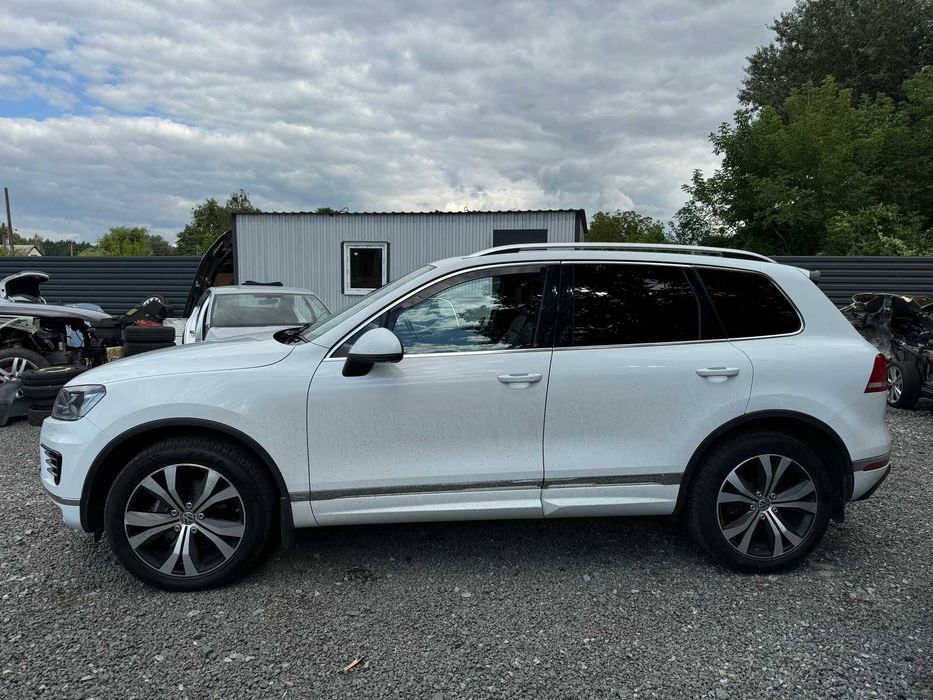 Двері передні задні праві ліві Volkswagen Touareg NF туарег тоурег FL