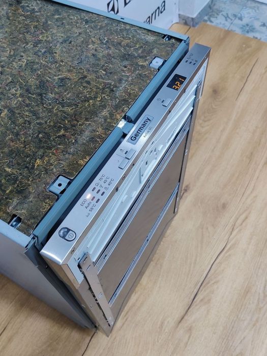 Вузька посудомийна машина VOLIA° G4680SCVi. Made in Germany. 45 cm. Відмінний стан. Німецька якість.
