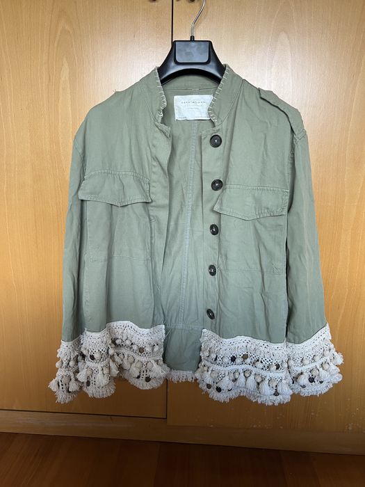 Casaco zara com missangas como novo XS