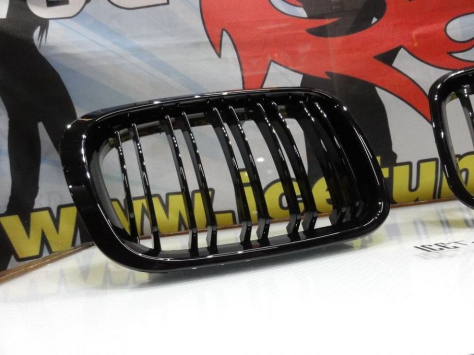 Grelha frontal em preto piano brilhante para BMW E46 98-01 M4 look / dupla lamina em plástico ABS
