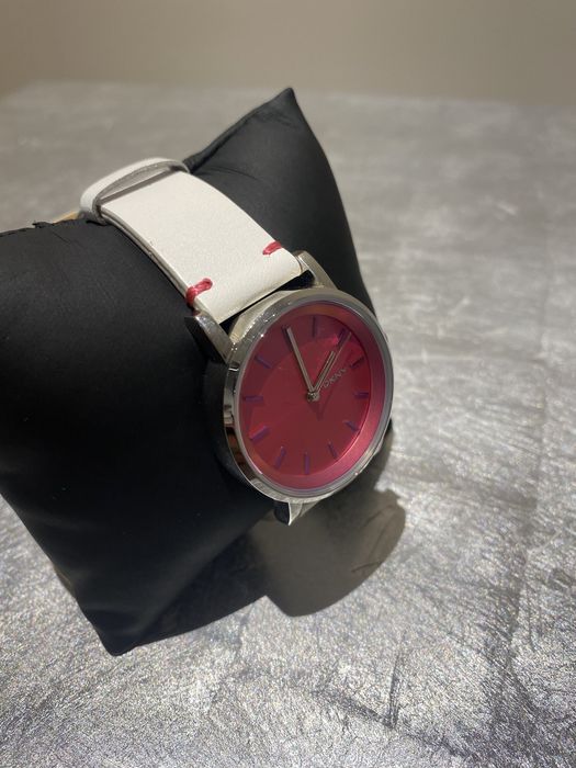 Relógio Donna Karan NOVO