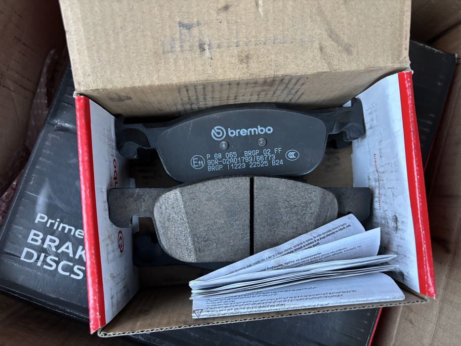 Гальмівні диски та колодки Brembo на Renault Logan/Sandero