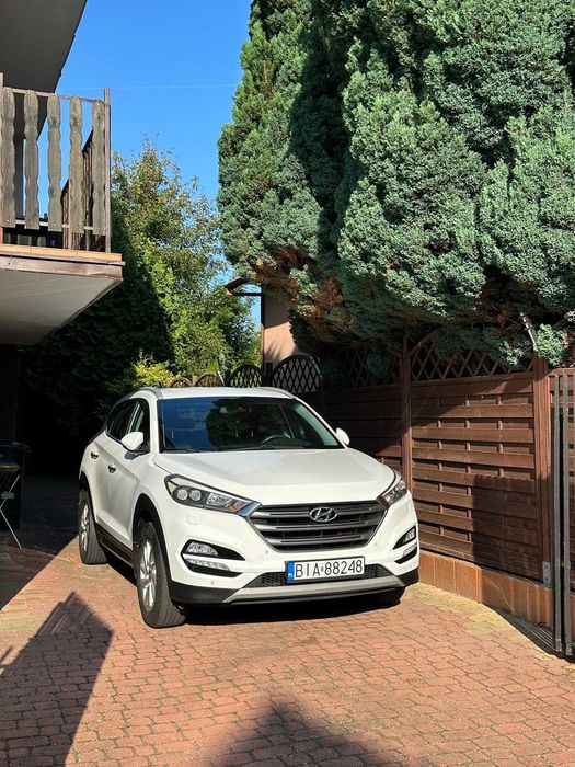Atrakcyjny Hyundai Tucson 1,6 benzyna na sprzedaż salon Polska