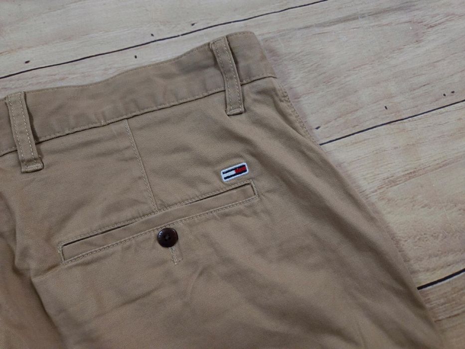 TOMMY JEANS TJM Essential Chino Short Męskie Spodenki r. 36