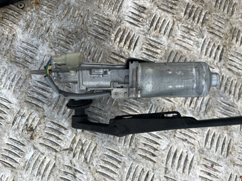 Suzuki jimny silniczek wycieraczki tylnej klapy