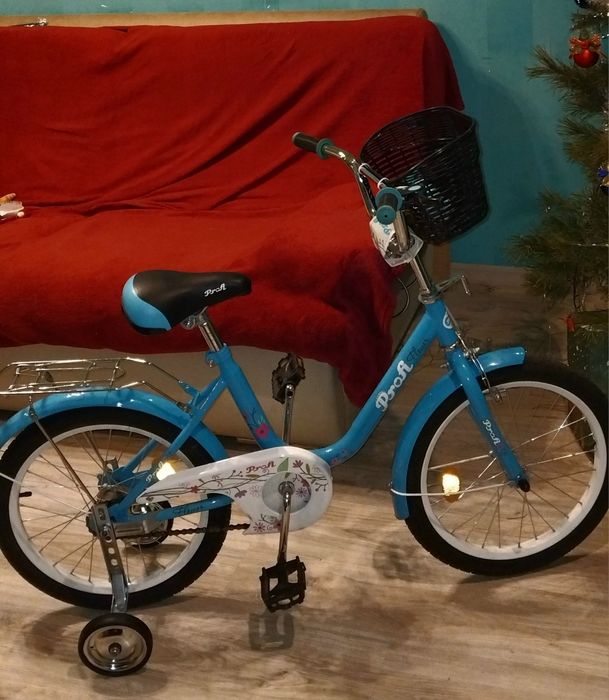 Продам детский велосипед на 18дюймов+корзинка почти новый.