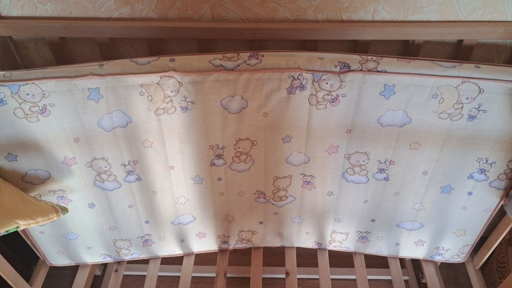 Дитяче ліжечко з матрасом