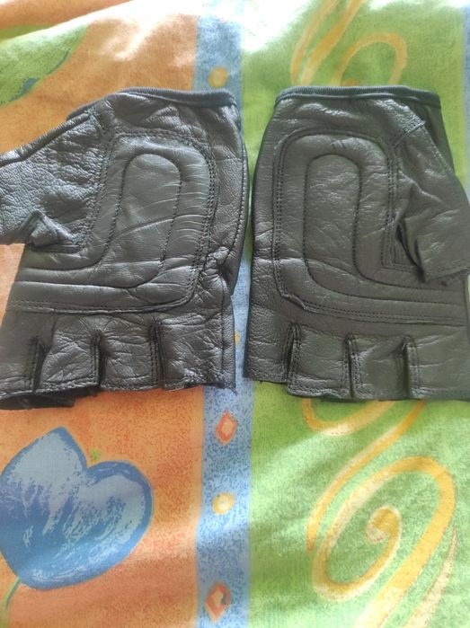 Перчатки для тренеровок