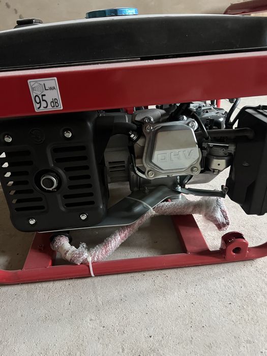 Генератор 3 кв новий