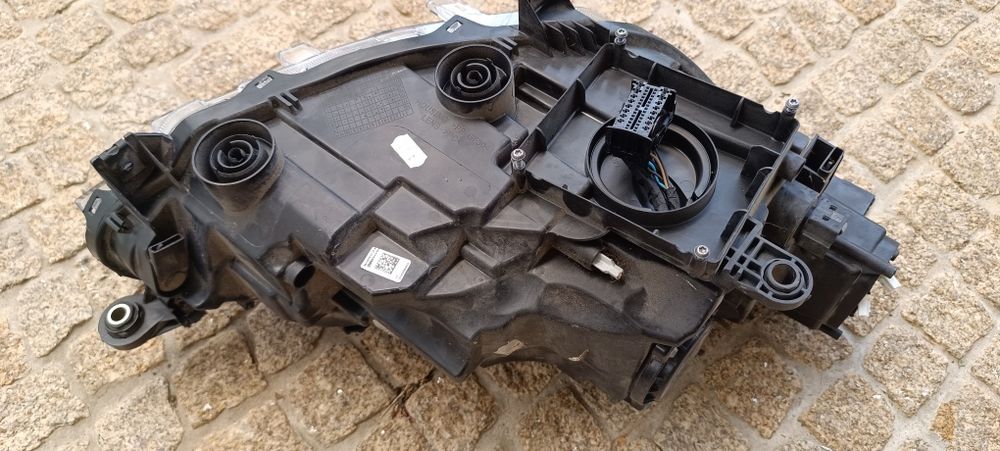 Farol ótica SEAT Ibiza/ Arona Led