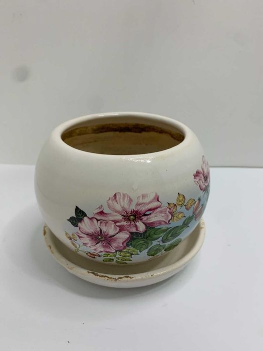 Горщики для квітів великі та малі