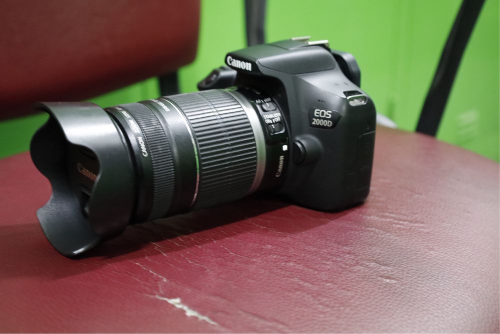 Vendo Camera Canon 2000D