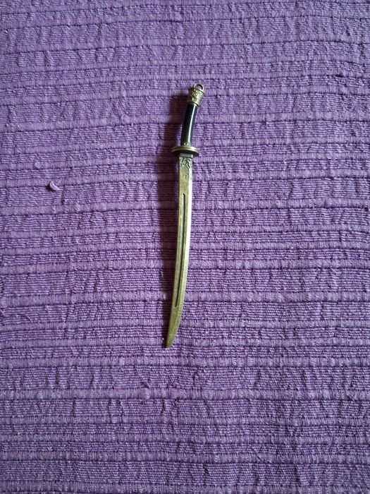 Espada Miniatura Ornamental – Nova – Estilo Bric-à-Brac