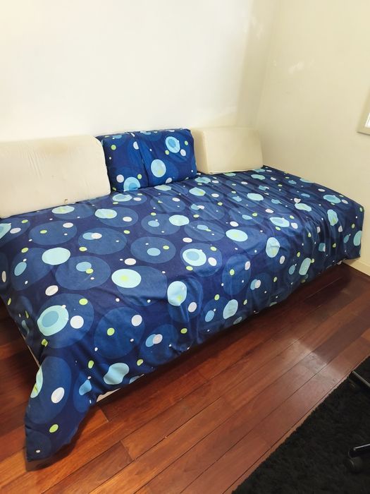 Cama de solteiro com colchão