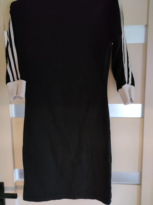 Czarna sukienka Adidas