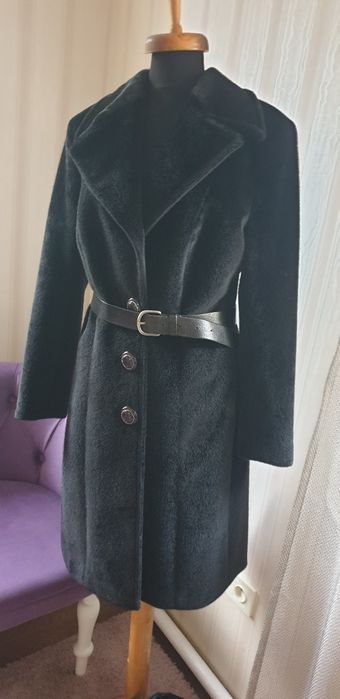 Жіноче демісезонне пальто