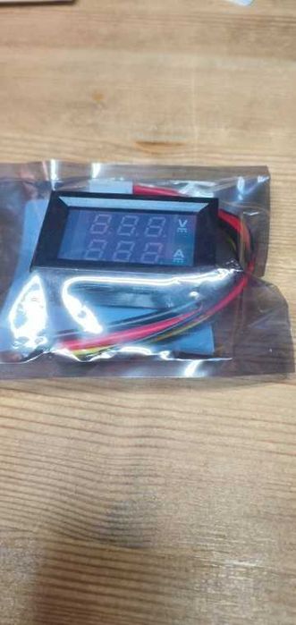 Измеритель цифровой напряжения и тока 0-100В / 10А, с двойным дисплеем