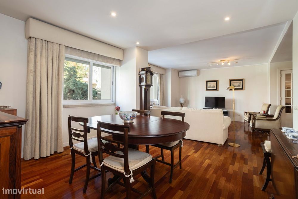 Apartamento T3 em Miraflores